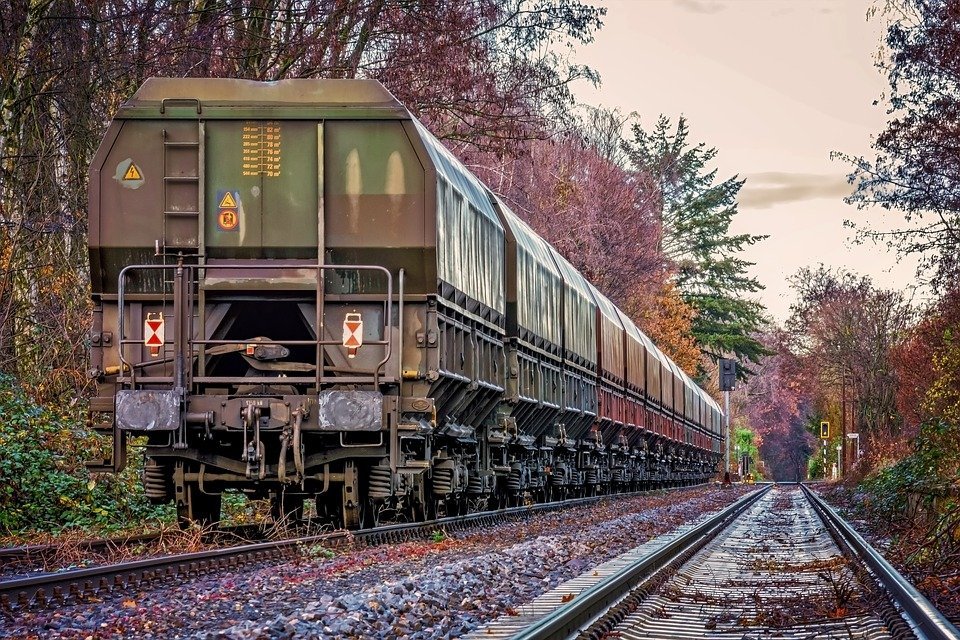 Truck and Railcar Loading and Unloading: How To Keep Workers Safe